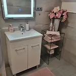 Alojamento de Acomodação e Pequeno-almoço Málnaliget Rendezvényház *